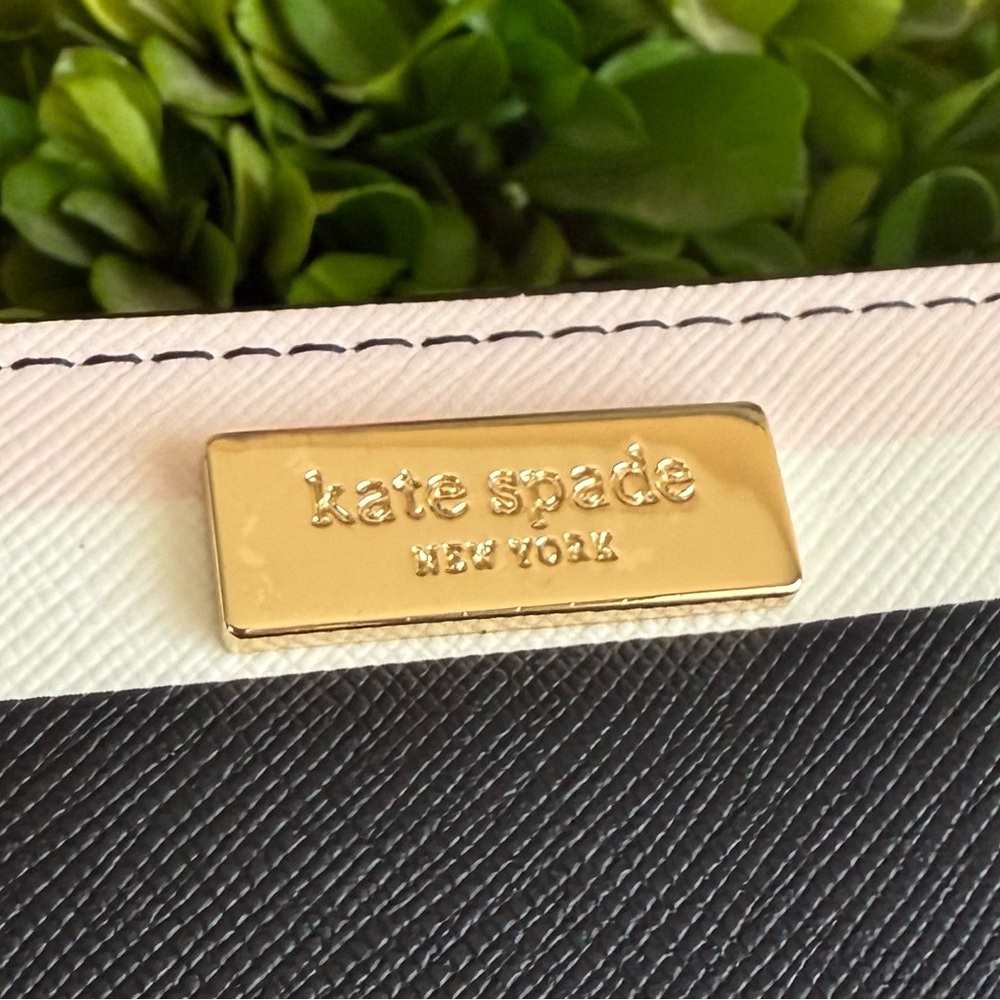 KATE SPADE ♠️ New York 🖤Neda🖤 LAUREL WAY PRINTED CRUISE STRIPE WALLET 🌟EUC🌟 - Picture 5 of 17